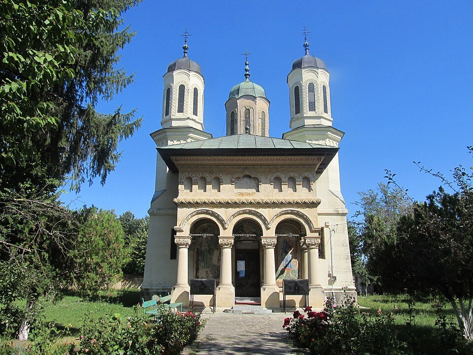 Biserica „Adormirea Maicii Domnului” din Mănești