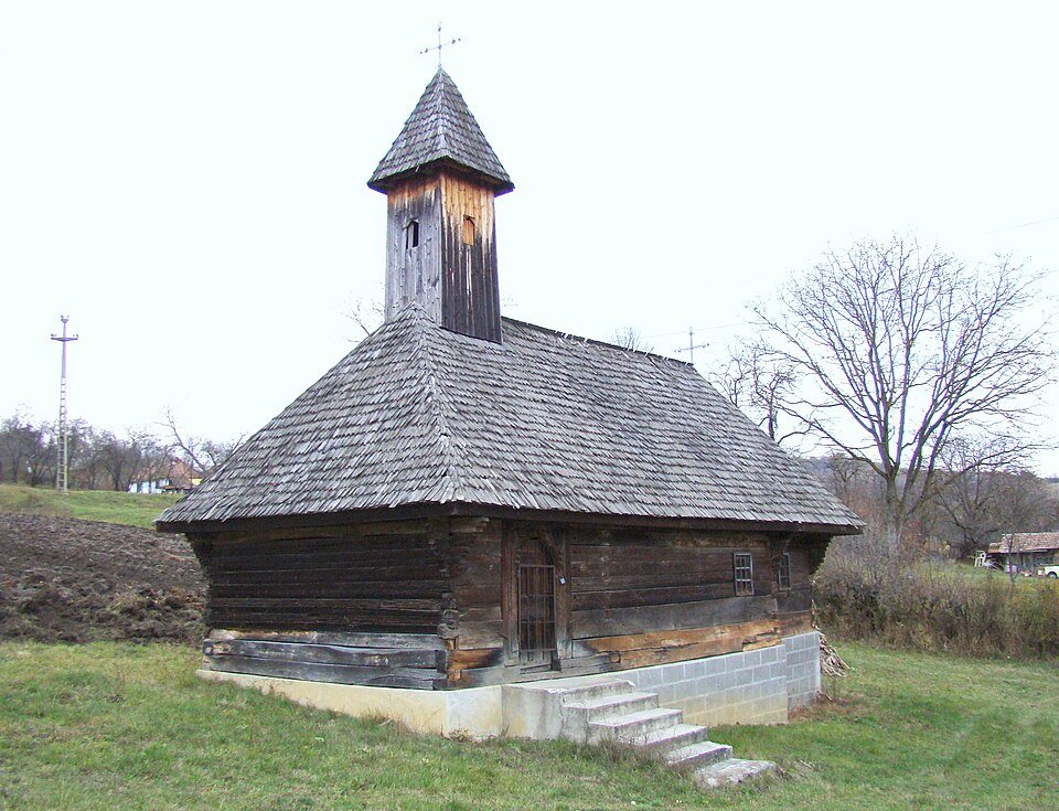 Biserica de lemn din Păcureni