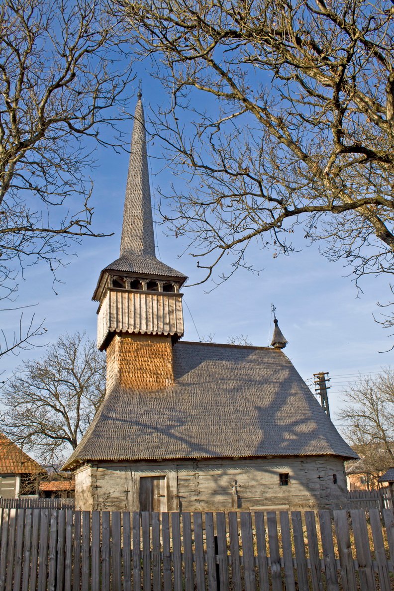 Biserica de lemn Sf. Maria din Letca