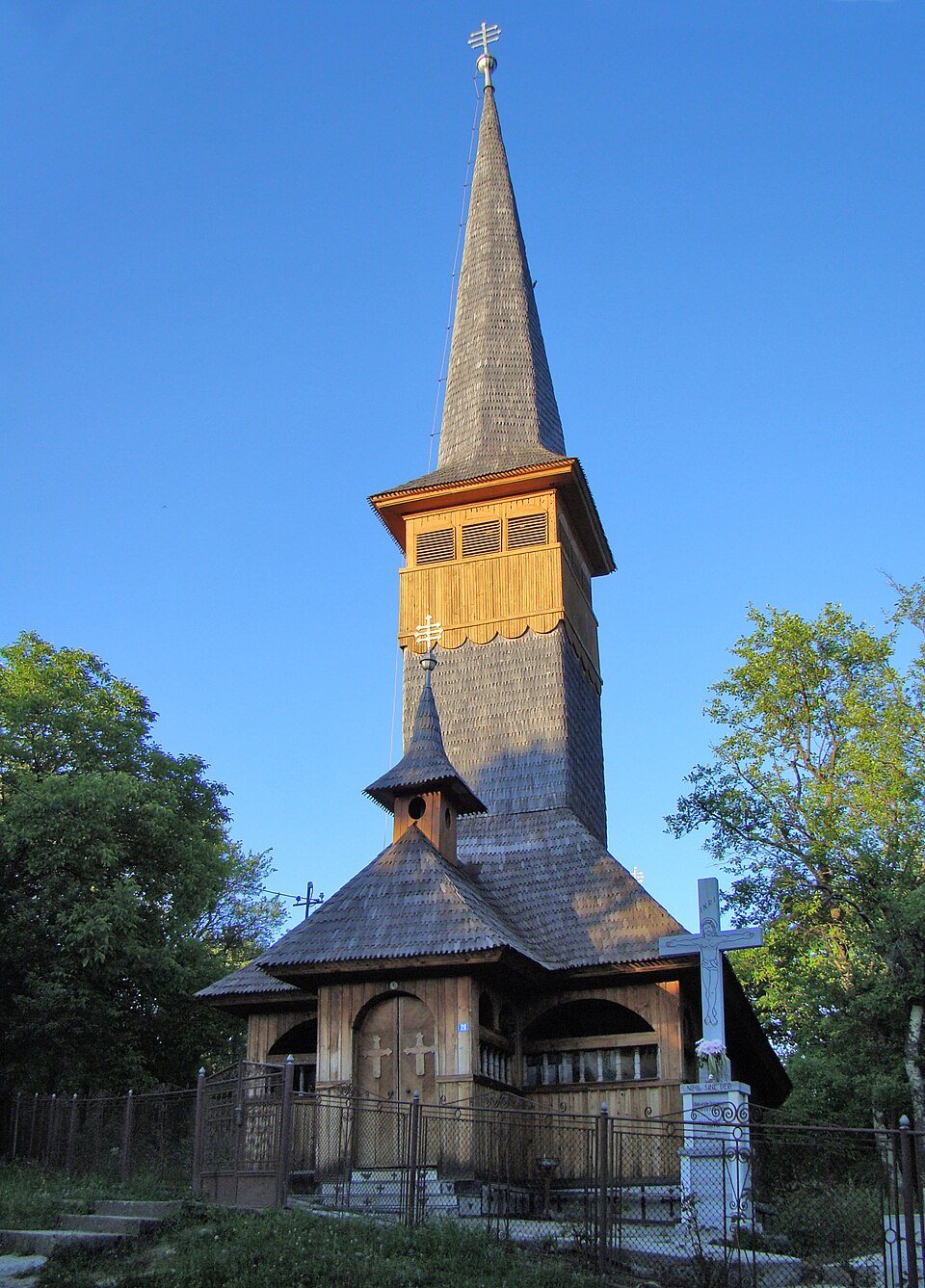 Biserica de lemn Sfinții Arhangheli din Vărai