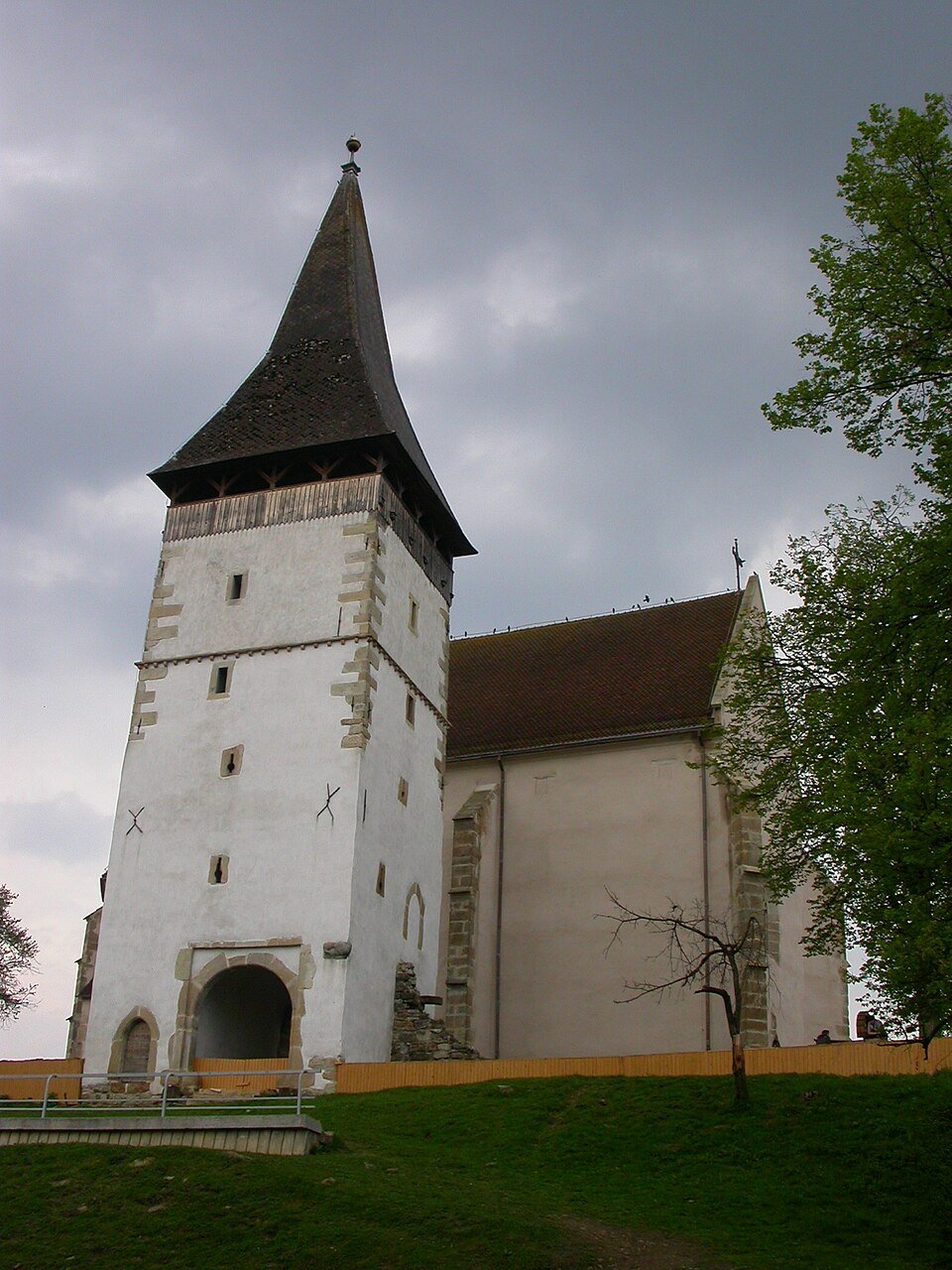 Biserica medievală din Tărpiu
