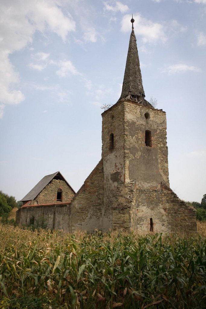 Biserica medievală din Vurpăr