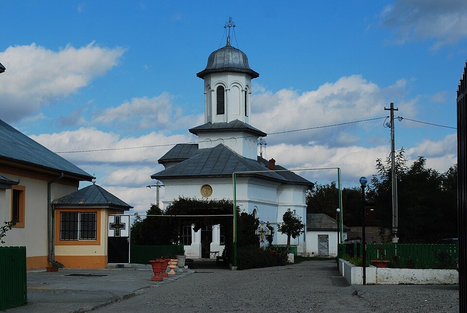Biserica „Sf. Împărați Constantin și Elena”