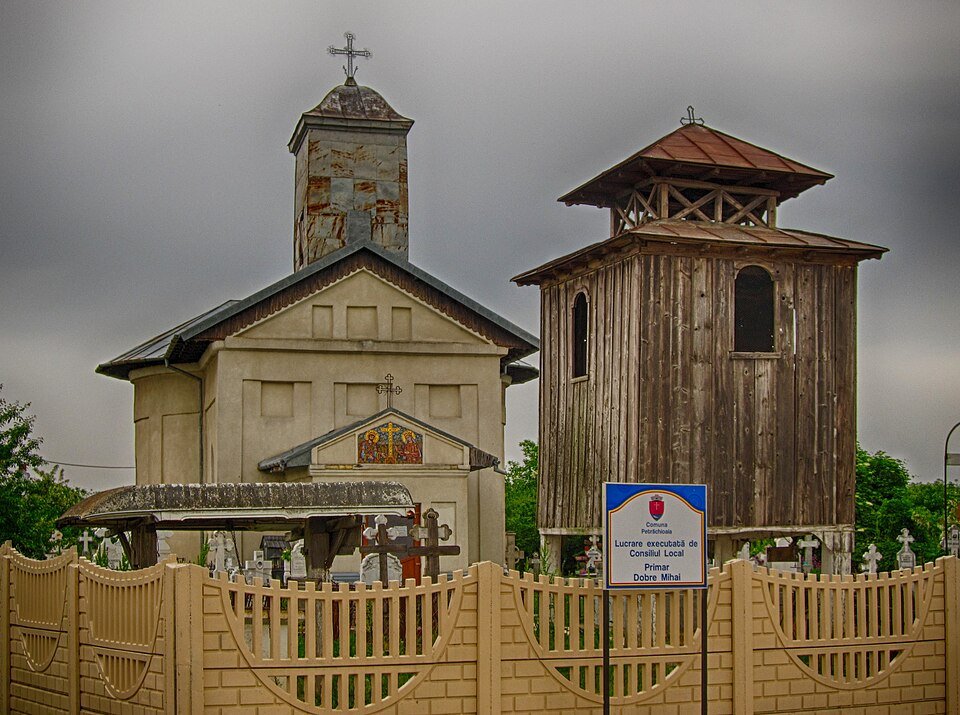 Biserica „Sf. Împărați Constantin și Elena” din Vânători