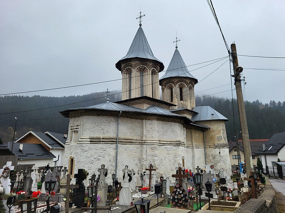 Biserica „Sf. Mucenici Gheorghe și Dumitru” - Suseni