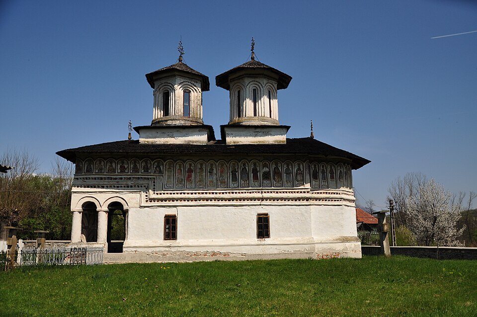 Biserica „Sf. Nicolae” și „Sf. Voievozi”