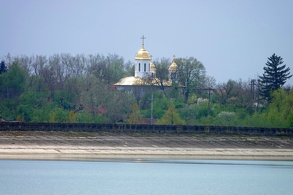 Biserica „Sfântul Mare Mucenic Dimitrie” din Dridu