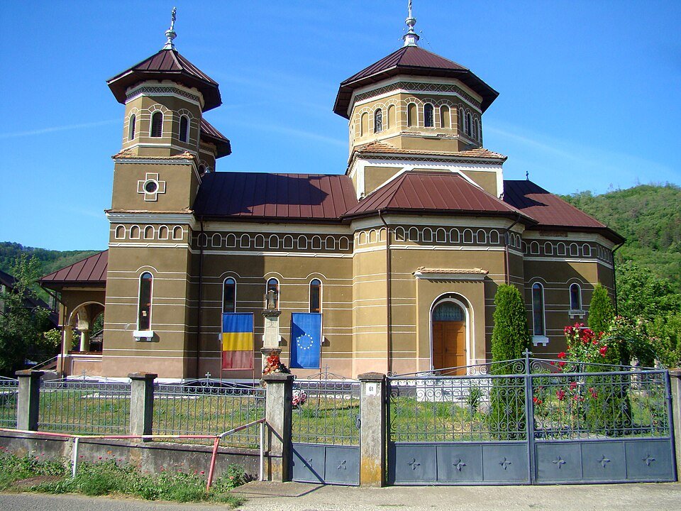 Saints Peter and Paul church din Hida
